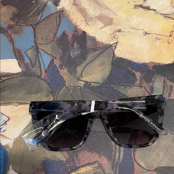 Sunglasses main image 5